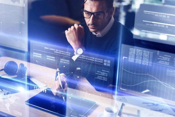 Analyst checking data