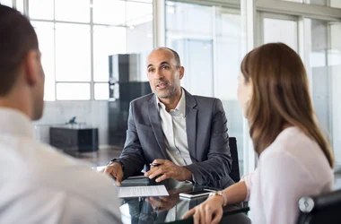 A meeting between three colleagues