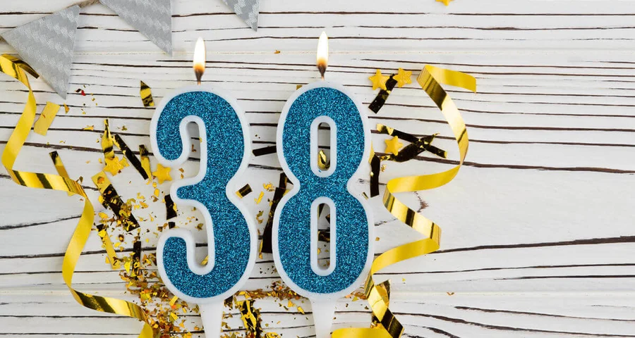 38 anniversary celebration candles confetti