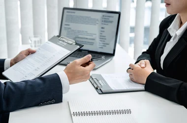 HR colleagues handle more screenings despite tight labor market