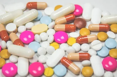 pills drugs opioids